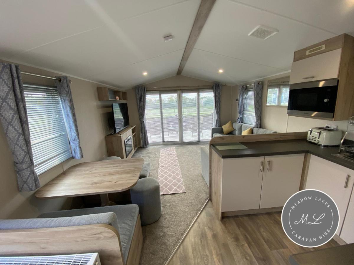 Meadow View 171 - Golden Palm - Central Heating, Wifi, Pet Friendly, Bed Linen - Meadow Lakes Caravan & Lodge Hire แชเปิลเซนต์เลนเนิร์ดส์ ภายนอก รูปภาพ